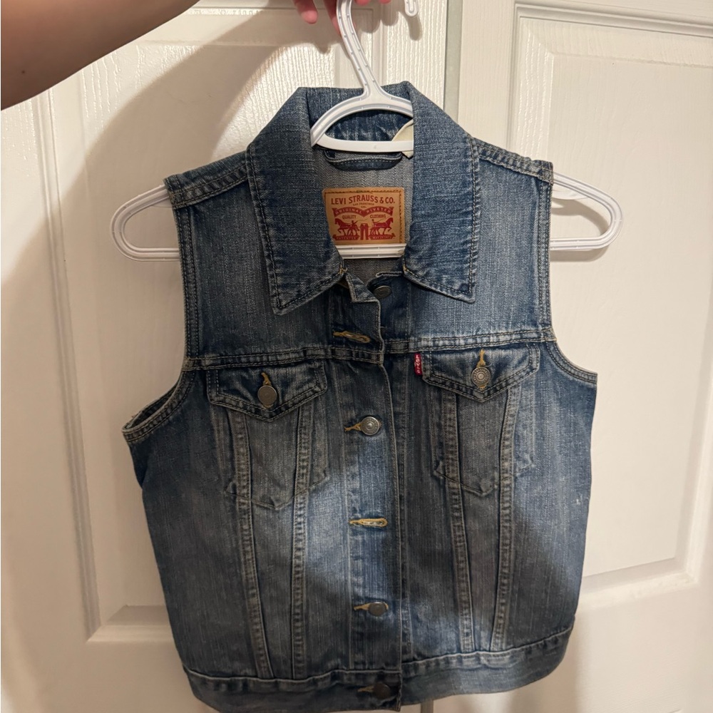 women levi vest